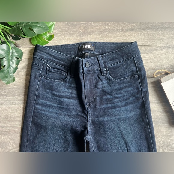 Paige manhattan mid rise luxuriously soft flawless fit slim boot jeans. Size 26 - Picture 5 of 13